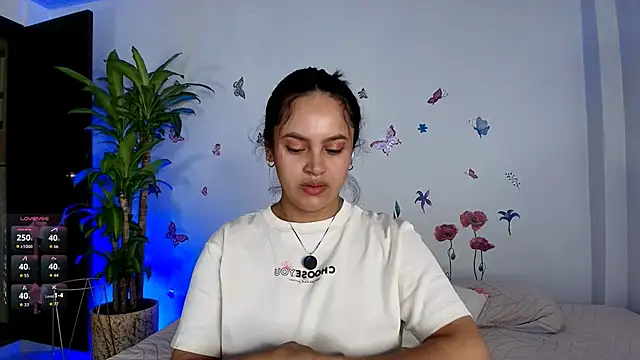 VICTORIABLACK xh online show from March 1, 9:00 am