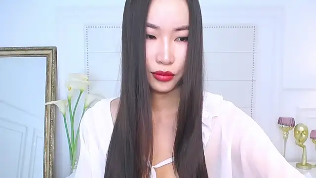 Snapshot of NaomiYuu chatting on December 27, 2:04 am NaomiYuu online show from December 27, 2:04 am