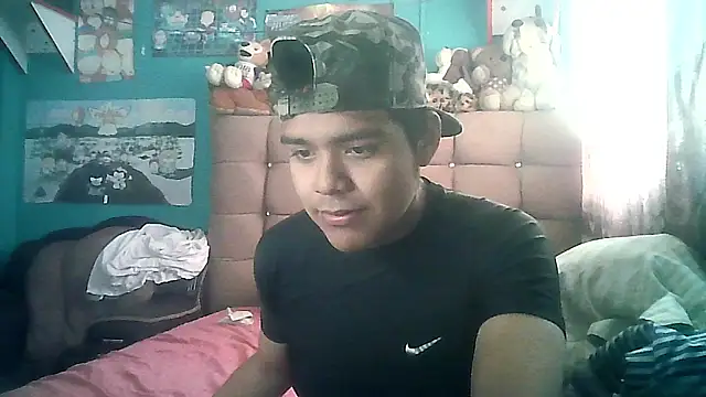 Snapshot of Valesh20 chatting on November 24, 8:19 pm Valesh20 online show from November 24, 8:19 pm