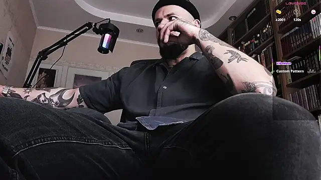 Snapshot of FindomJason chatting on October 2, 9:27 am FindomJason online show from October 2, 9:27 am