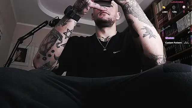 Snapshot of FindomJason chatting on October 28, 12:41 pm FindomJason online show from October 28, 12:41 pm