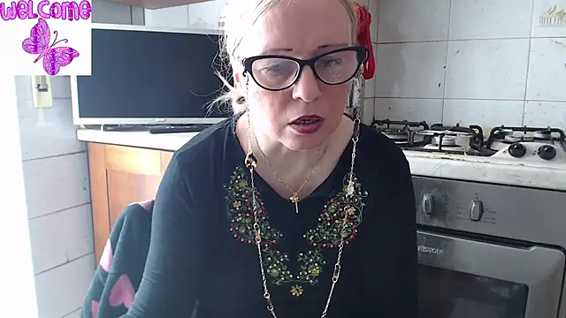 Snapshot of martachatte chatting on March 11, 1:56 pm martachatte online show from March 11, 1:56 pm