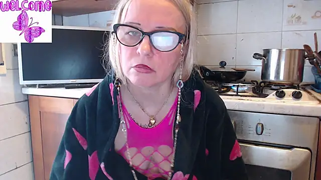 Snapshot of martachatte chatting on March 12, 2:34 pm martachatte online show from March 12, 2:34 pm