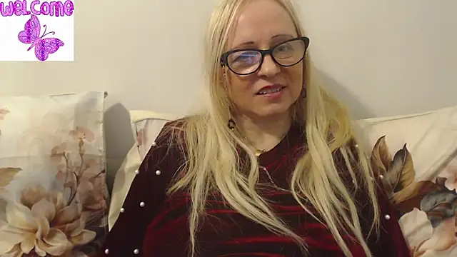 Snapshot of martachatte chatting on March 20, 7:04 pm martachatte online show from March 20, 7:04 pm