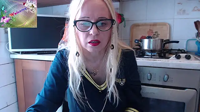 Snapshot of martachatte chatting on September 20, 8:26 am martachatte online show from September 20, 8:26 am