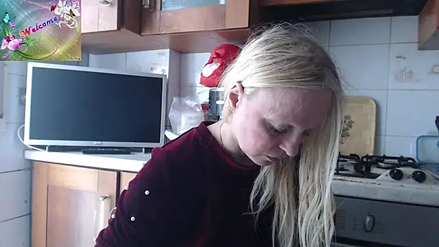 Snapshot of martachatte chatting on September 30, 8:41 am martachatte online show from September 30, 8:41 am