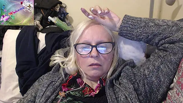 Snapshot of martachatte chatting on October 10, 3:22 pm martachatte online show from October 10, 3:22 pm