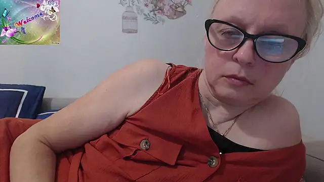 Snapshot of martachatte chatting on October 17, 9:12 am martachatte online show from October 17, 9:12 am