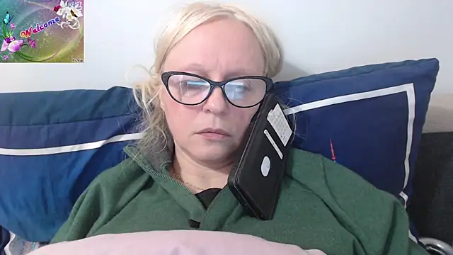 Snapshot of martachatte chatting on October 18, 7:09 am martachatte online show from October 18, 7:09 am