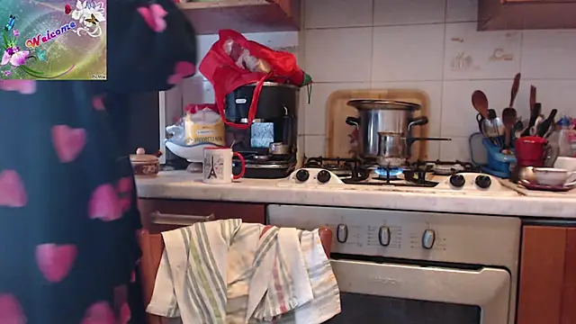 Snapshot of martachatte chatting on October 21, 7:53 am martachatte online show from October 21, 7:53 am