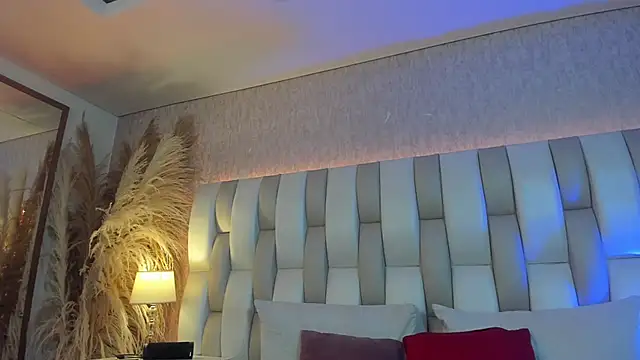 Rebeca jones online show from March 31, 12:05 pm