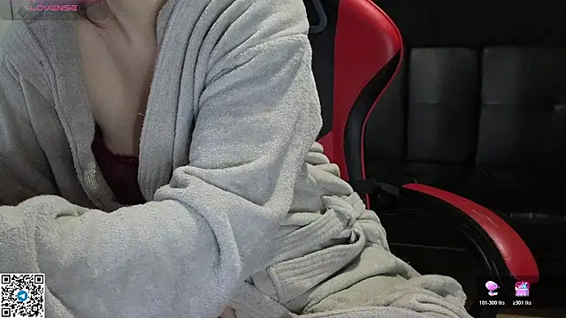 Mia G0ld online show from November 9, 3:43 pm