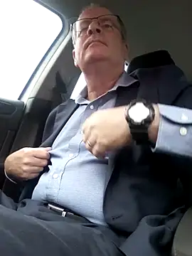 stiffandlubedxh online show from December 11, 9:01 pm