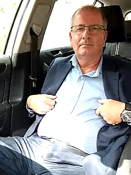 stiffandlubedxh online show from March 17, 1:14 am