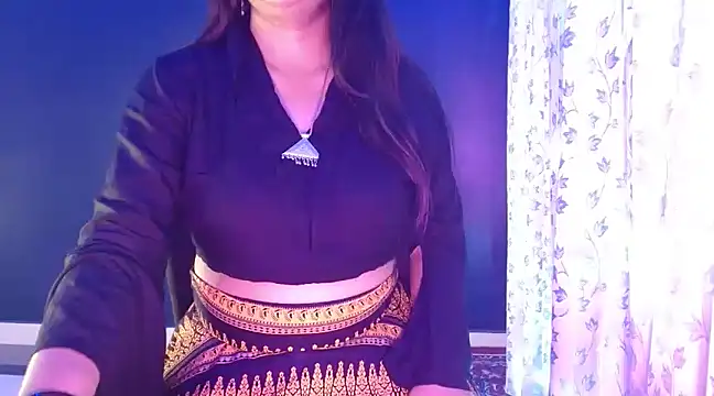 janifer001 online show from December 5, 11:18 pm