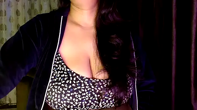 janifer001 online show from January 13, 12:16 am