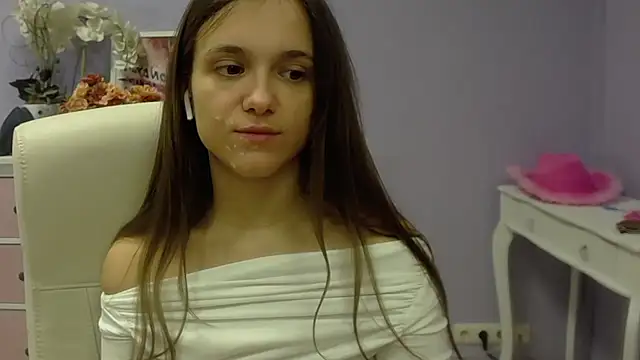 Snapshot of dirtyxEmily chatting on March 8, 8:33 am dirtyxEmily online show from March 8, 8:33 am