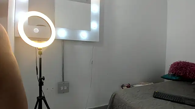 SEXXYLATINCOUPLE1 online show from November 29, 10:18 am