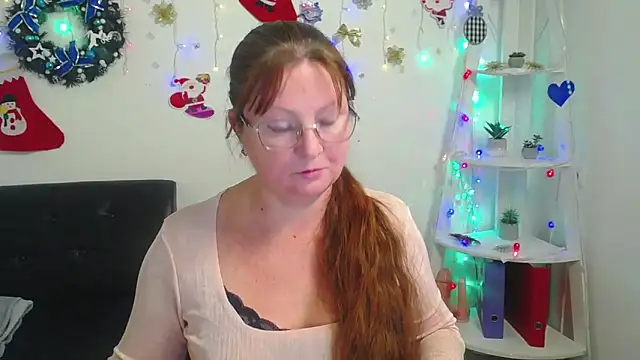 VanessaHotts online show from January 7, 12:09 pm
