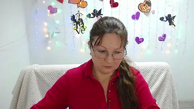 VanessaHotts online show from February 28, 12:42 pm