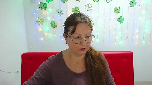 VanessaHotts online show from March 14, 9:03 am