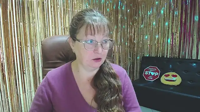 VanessaHotts online show from September 29, 5:12 am