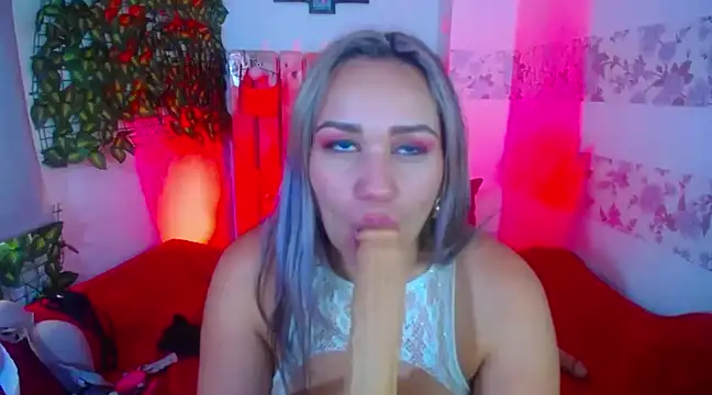 Snapshot of paula_brausin chatting on December 30, 4:40 pm paula brausin online show from December 30, 4:40 pm