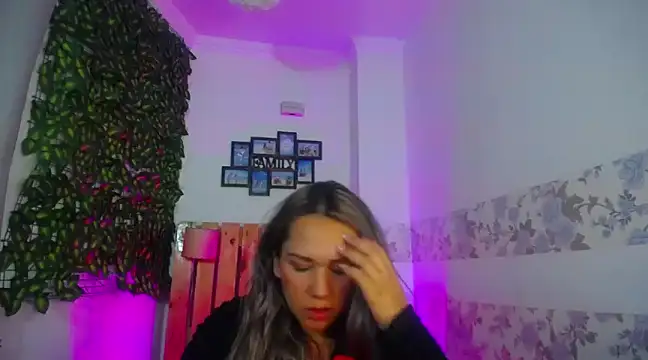 Snapshot of paula_brausin chatting on January 27, 11:22 pm paula brausin online show from January 27, 11:22 pm