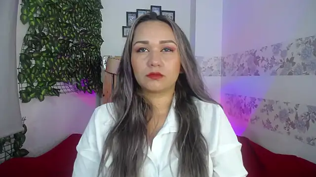 Snapshot of paula_brausin chatting on February 8, 8:42 pm paula brausin online show from February 8, 8:42 pm