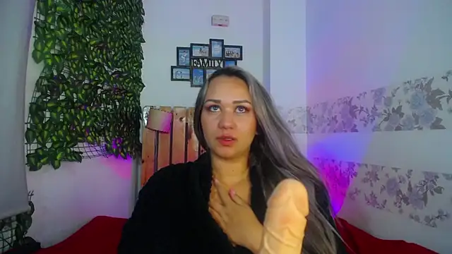 Snapshot of paula_brausin chatting on February 9, 12:17 am paula brausin online show from February 9, 12:17 am