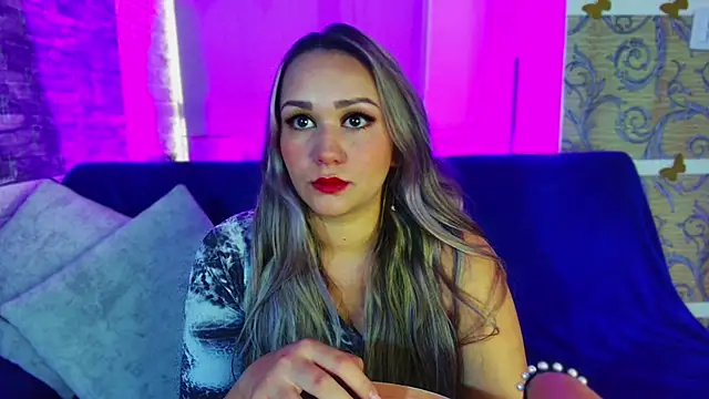 Snapshot of paula_brausin chatting on March 13, 8:32 pm paula brausin online show from March 13, 8:32 pm