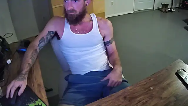 Snapshot of mandjpuff2 chatting on December 1, 4:06 am mandjpuff2 online show from December 1, 4:06 am