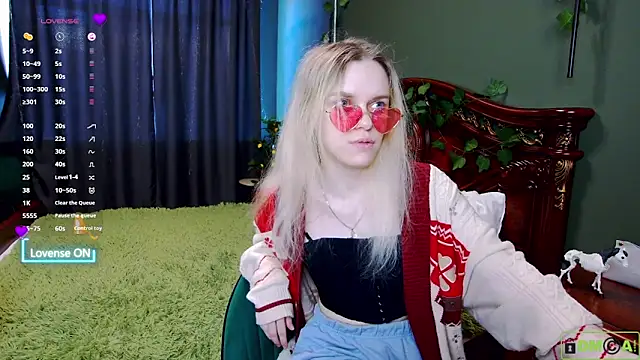 lady bellaa online show from October 18, 7:09 am