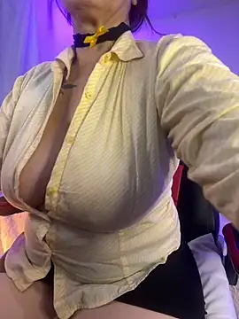 Snapshot of lonely_shewolf chatting on March 7, 9:27 pm lonely shewolf online show from March 7, 9:27 pm