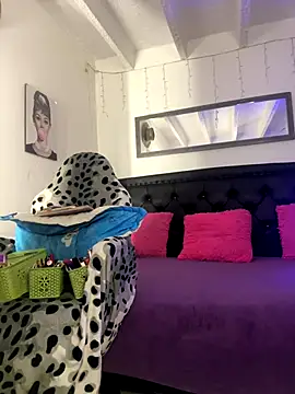 Snapshot of lonely_shewolf chatting on December 4, 4:16 pm lonely shewolf online show from December 4, 4:16 pm