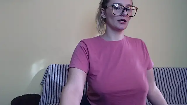 alicesweet21 online show from February 6, 8:18 am