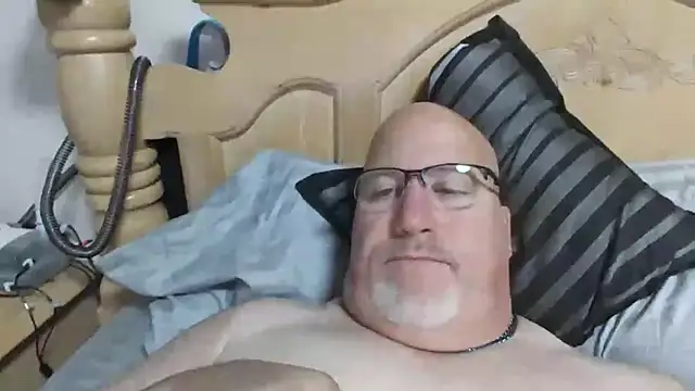 Bigbear0563 online show from October 15, 4:18 pm