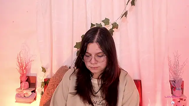 Snapshot of Mey_moon chatting on February 28, 9:12 pm Mey moon online show from February 28, 9:12 pm