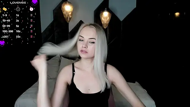 Snapshot of StephanieSweety chatting on December 24, 11:22 pm StephanieSweety online show from December 24, 11:22 pm