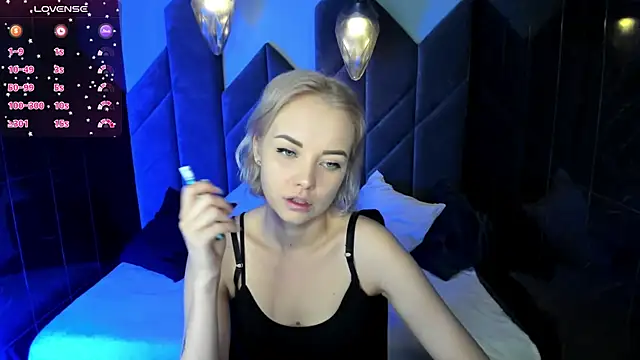 Snapshot of StephanieSweety chatting on February 21, 2:38 pm StephanieSweety online show from February 21, 2:38 pm