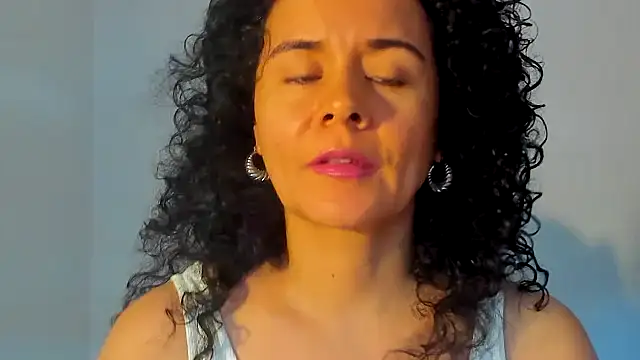 Sami Hotie1 online show from November 7, 9:15 pm