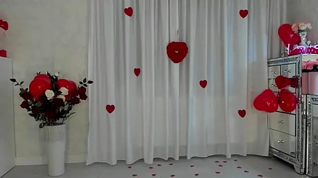Snapshot of SeductiveButterfly chatting on February 14, 12:51 am SeductiveButterfly online show from February 14, 12:51 am