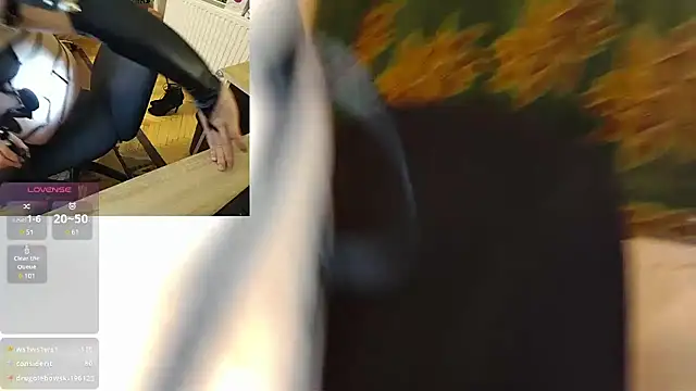 Snapshot of SissyLunaCD chatting on December 13, 11:17 pm SissyLunaCD online show from December 13, 11:17 pm