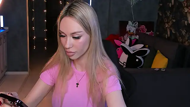 Blckmirrorr online show from March 18, 9:21 pm