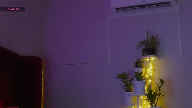 laybunny1 online show from April 4, 9:34 pm