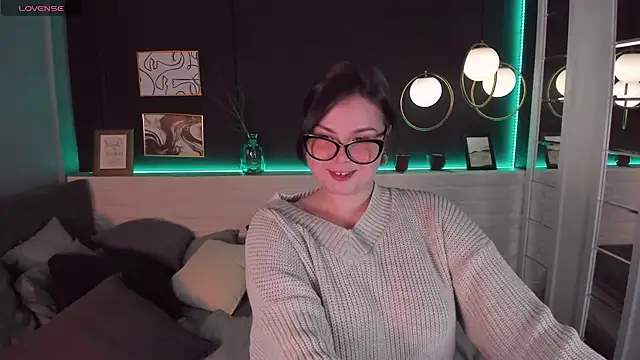 Mayayammy online show from February 3, 5:03 pm