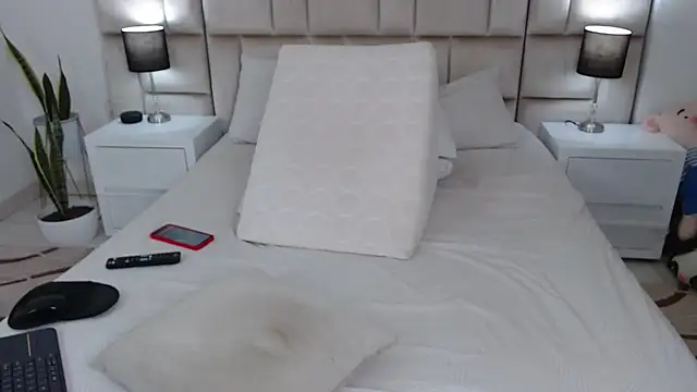 Snapshot of JesicaTaylorxx chatting on September 21, 7:26 pm JesicaTaylorxx online show from September 21, 7:26 pm