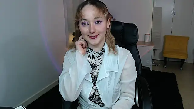 Snapshot of Crystal-dreamt chatting on December 14, 9:25 am Crystal-dreamt online show from December 14, 9:25 am