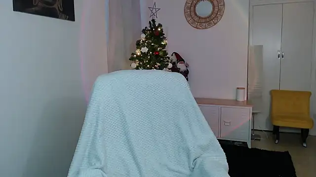 Snapshot of Crystal-dreamt chatting on December 18, 9:48 am Crystal-dreamt online show from December 18, 9:48 am