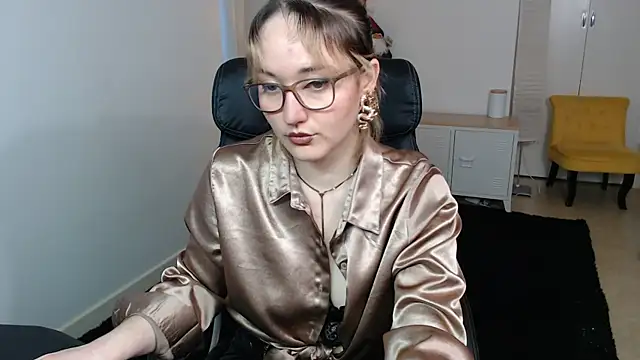 Snapshot of Crystal-dreamt chatting on December 20, 10:11 am Crystal-dreamt online show from December 20, 10:11 am